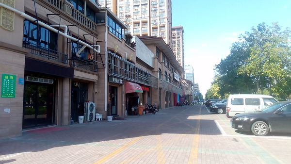 姜堰三水大道門頭招牌制作安裝進(jìn)行中……