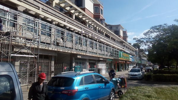 姜堰三水大道門頭招牌制作安裝進(jìn)行中……